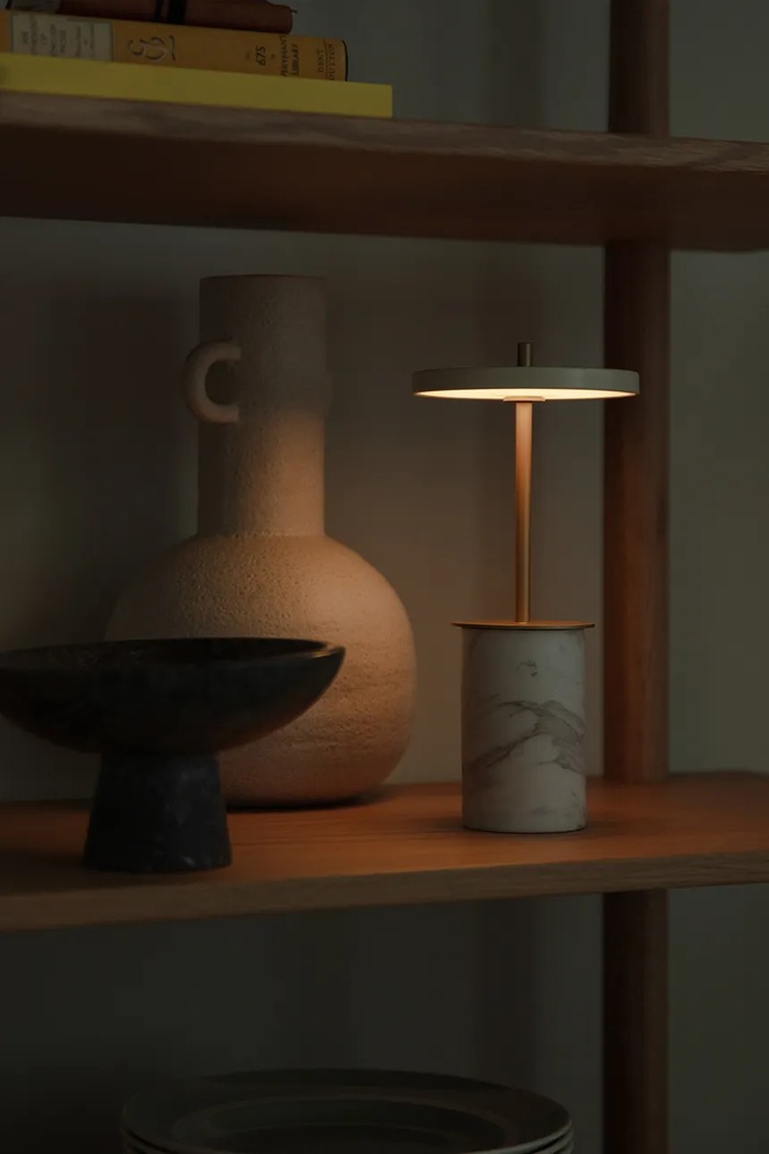 Lampa stołowa bezprzewodowa led Asteria Move Mini 25,5 cm Umage 2570.Umage biały