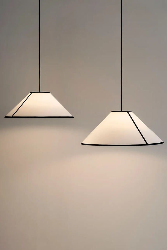 Závěsná lampa HAY Ava 18,5 x 50 x 50 cm AE871.E628.AB77
