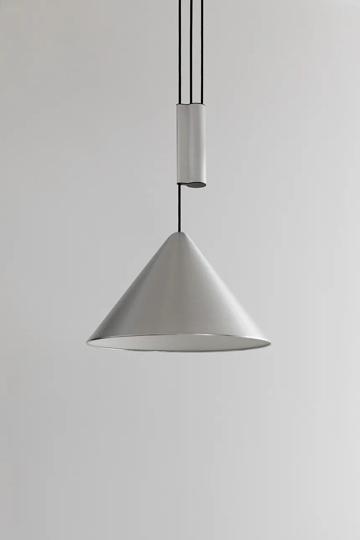 Závesná lampa HAY Compass 16 x 43 x 43 cm AE386.D410.AN52 sivá