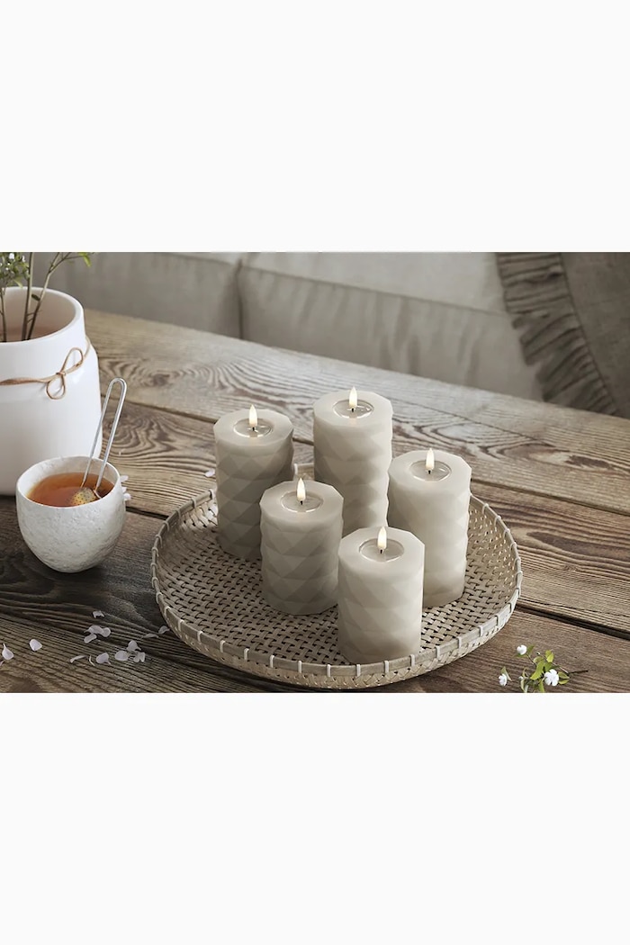 Obývacia izba a spálňa Led sviečka Deluxe Homeart Square Bloklys 7,5 x 15 cm RF.S.0006 sivá