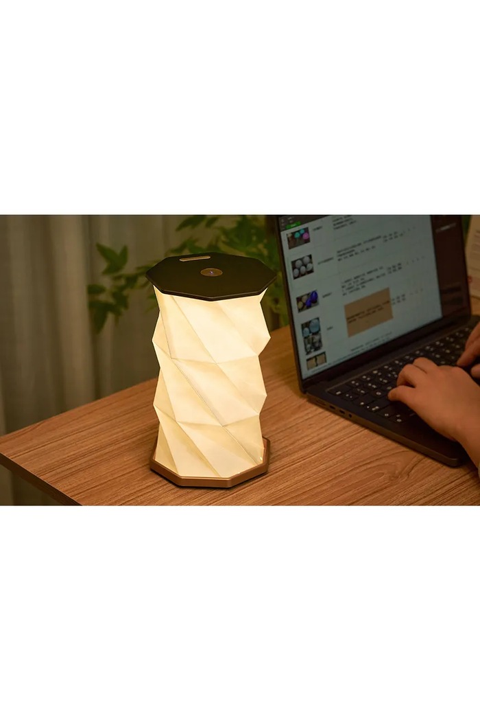 Ασύρματο φωτιστικό led Gingko Design Twist Hexagon 12,1 x 12,1 x 18 cm καφέ G035WT