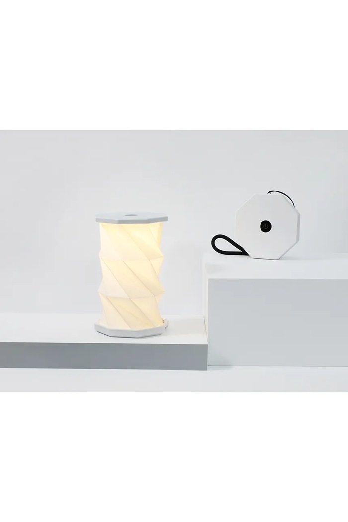 Gingko Design lampa bezprzewodowa led Mini TwistHexagon Light 8,2 x 8,2 x 1,5 cm G036M.WE biały AA00