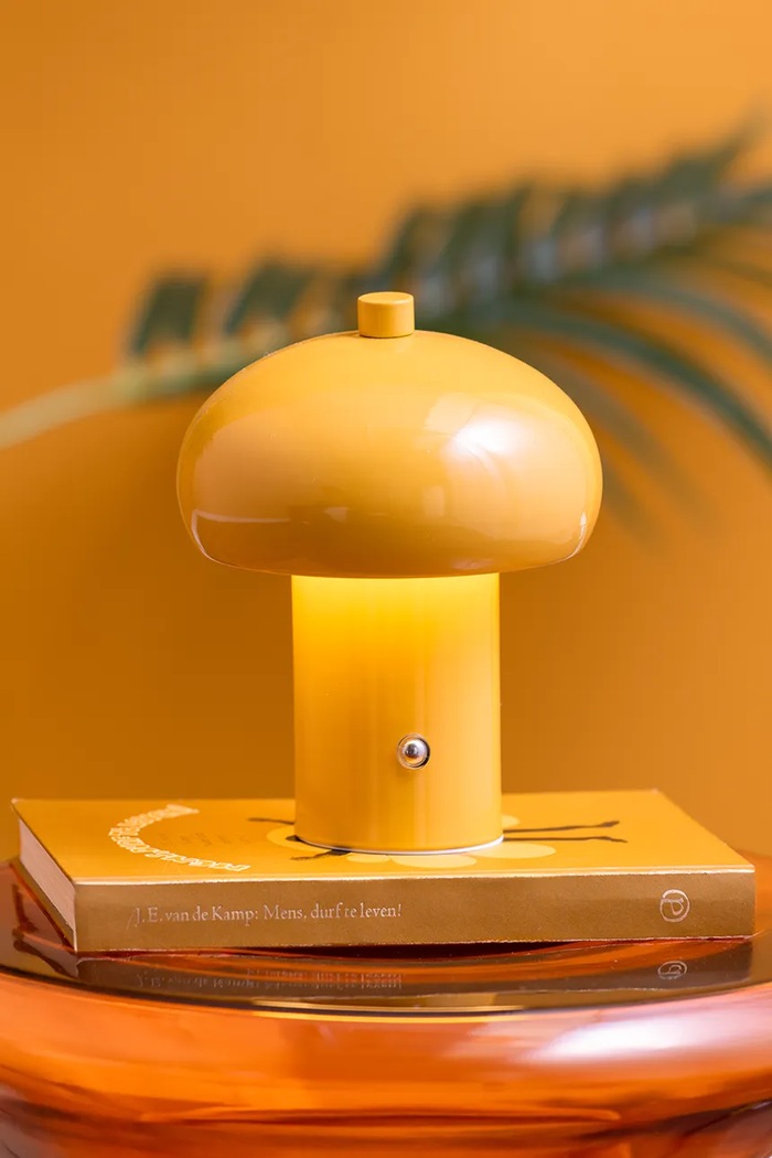 Bezdrátová stolní LED lampa Leitmotiv Retro Seta 12,5 x 15 cm žlutá LM2277YE
