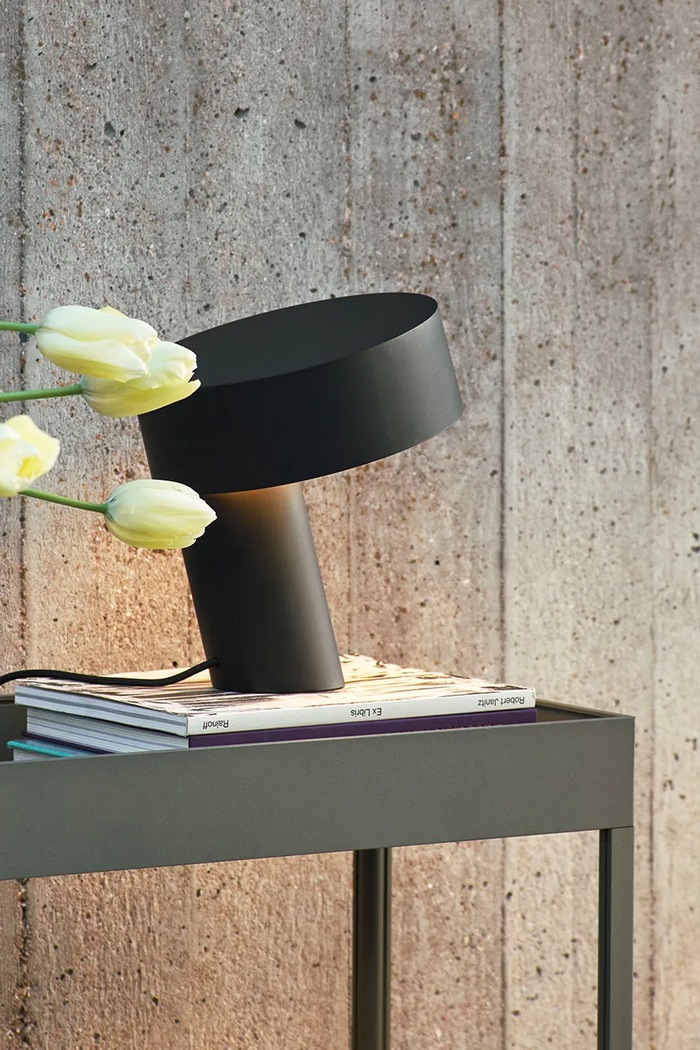Stolní lampa HAY Slant 28 x 23,5 x 24,5 cm AB229.A588 černá AA00