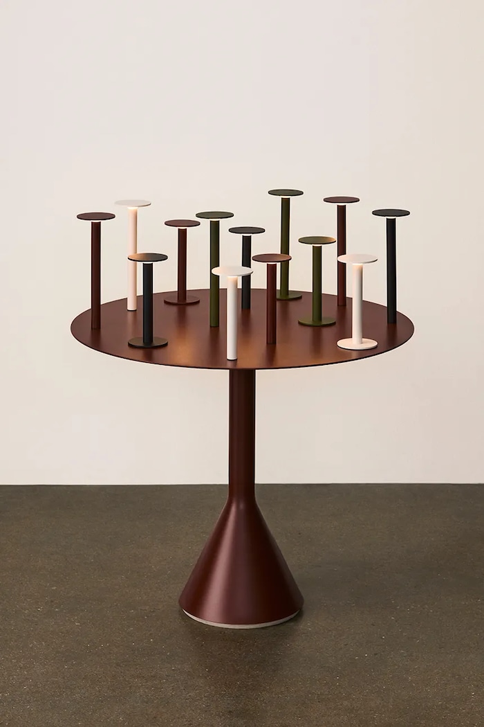 Led brezžična namizna svetilka HAY Host 30 x 10 cm AF421.A577.AF12 črna