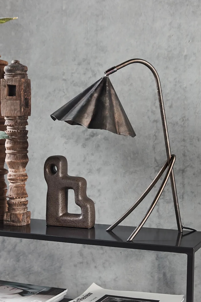 House Doctor lampa stołowa z żelaza 17 x 50 x 25 cm 203661111 fioletowy AA00