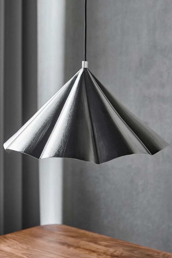 Salon i sypialnia House Doctor Lampa wisząca z żelaza 50 x 25 cm 900002125 szary