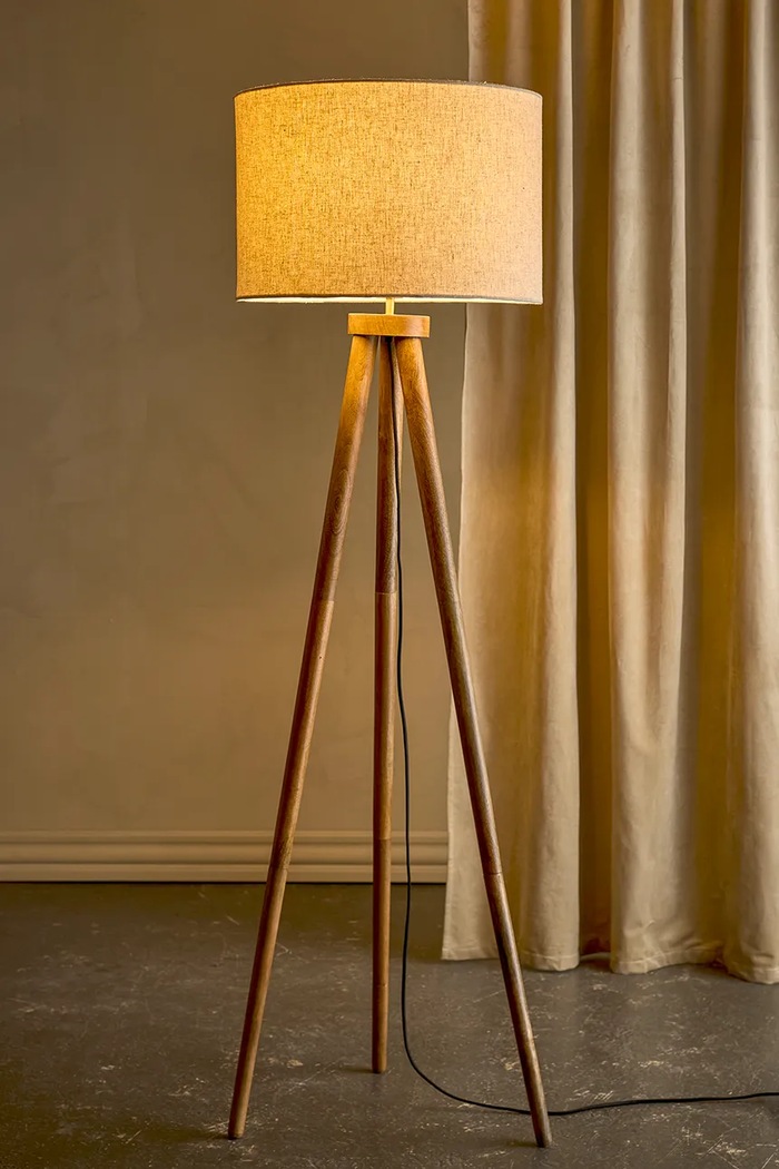 Lampa podłogowa z drewna mango 46 x 156 cm Bloomingville 82069384 beżowy