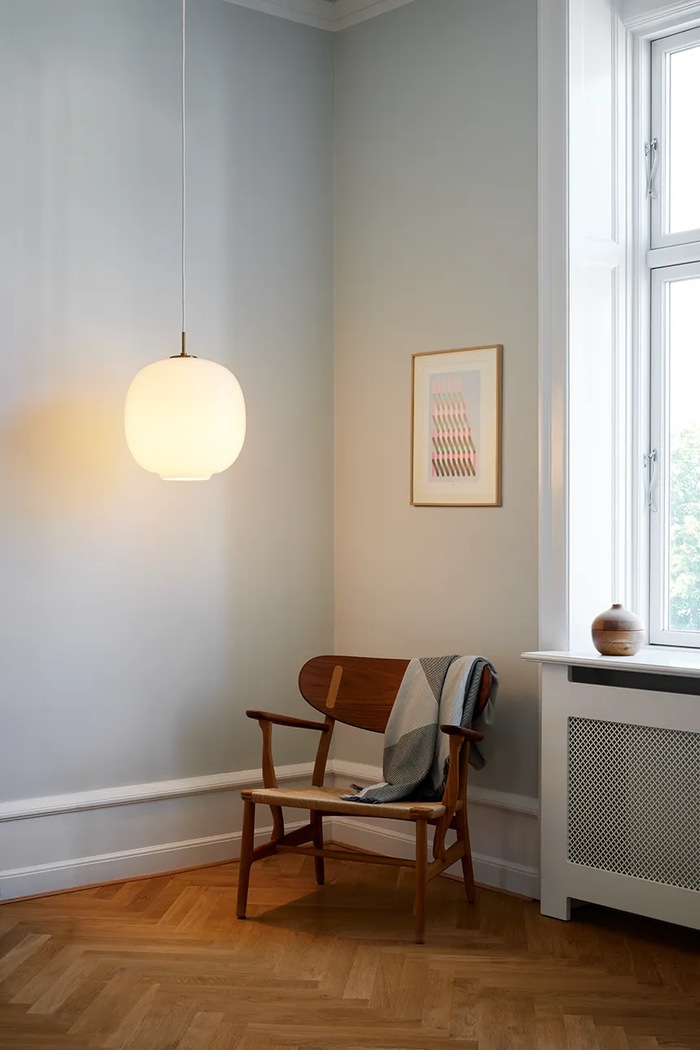 Salon i sypialnia Louis Poulsen lampa wisząca ze szkła VL 45 5741105803 biały