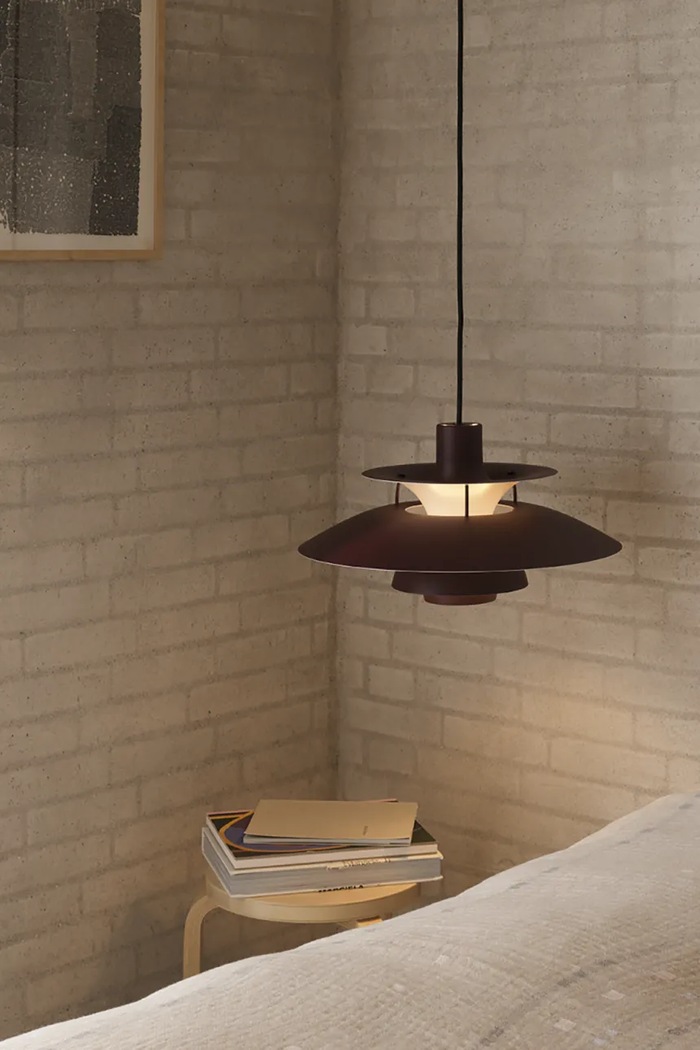 Salon i sypialnia Louis Poulsen lampa wisząca z metalu PH 5 5741115055 bordowy