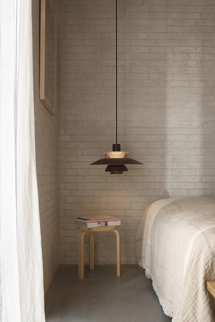Louis Poulsen lampa wisząca z metalu PH 5 bordowy 5741115055
