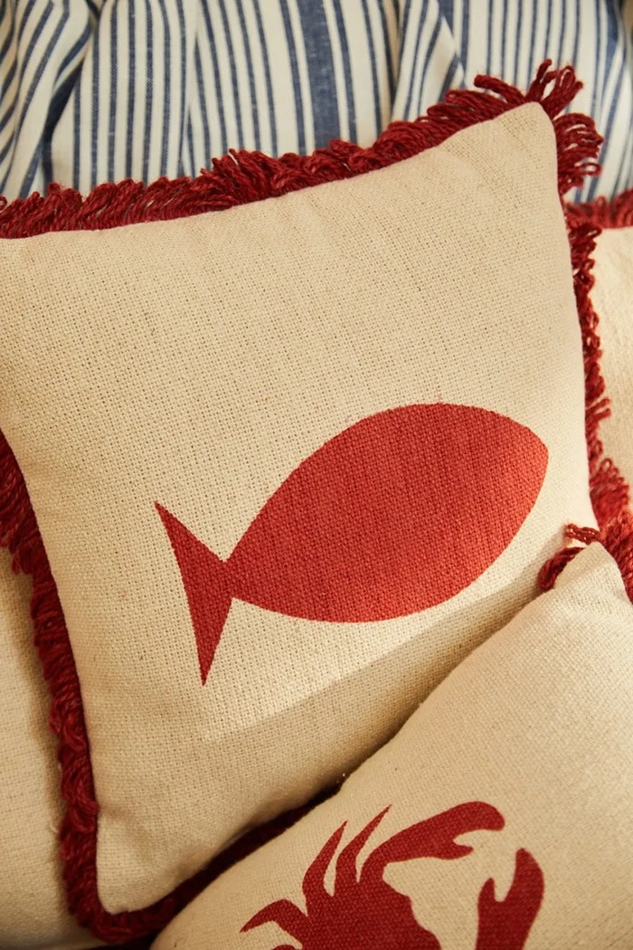 Perna decorativă Fish Calma House FISH.R32.ROJ multicolor