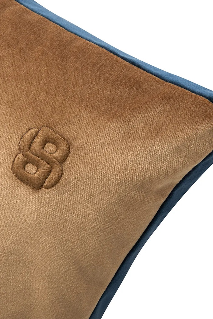 Living și dormitor BOSS Față de pernă din bumbac BVELVET Camel 43 x 43 cm 1060392 bej