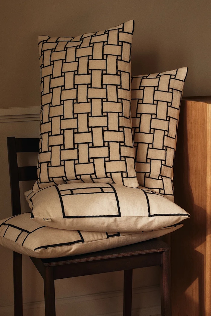 Ferm Living poduszka dekoracyjna bawełniana 40 x 60 cm 1104272919 beżowy AA00