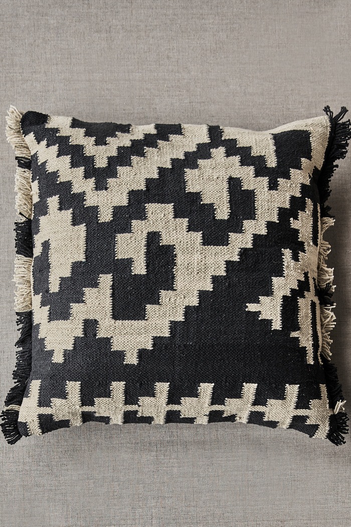 House Doctor Poszewka na poduszkę dekoracyjna bawełniana 50 x 50 cm 205080430 czarny AA00