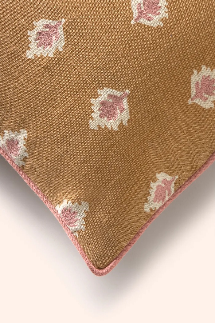 Salon i sypialnia Calma House poszewka na poduszkę dekoracyjna bawełniana 45 x 45 cm CANELA45MOS multicolor