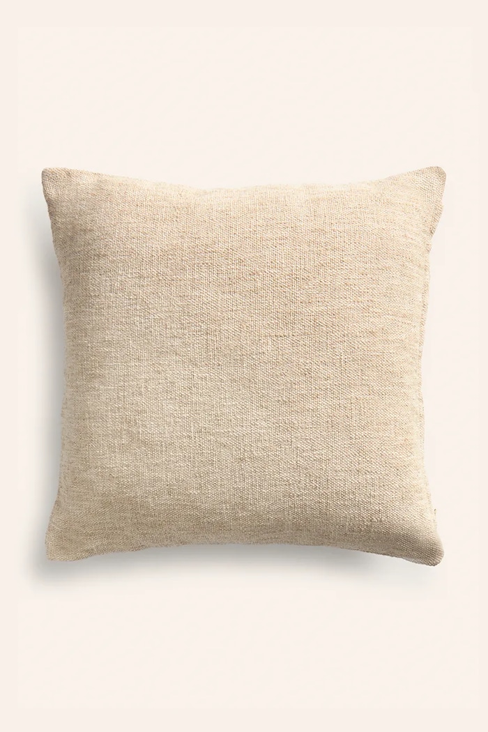 Calma House poszewka na poduszkę dekoracyjna z dodatkiem lnu 45 x 45 cm beżowy ARGA.45.BEI