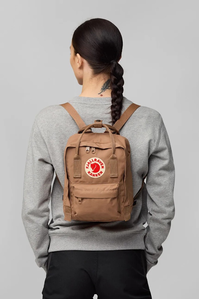Plecak dziecięcy z łączonych materiałów Kanken Mini Fjallraven F23561.620 zielony