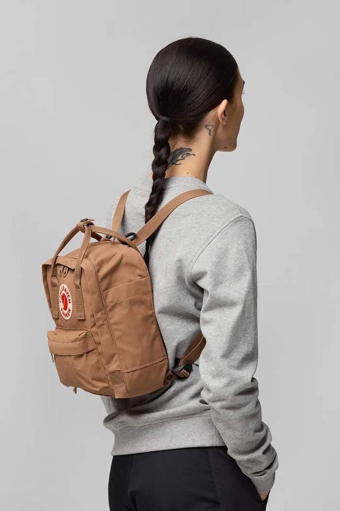 Plecak dziecięcy z łączonych materiałów Kanken Mini Fjallraven zielony F23561.620