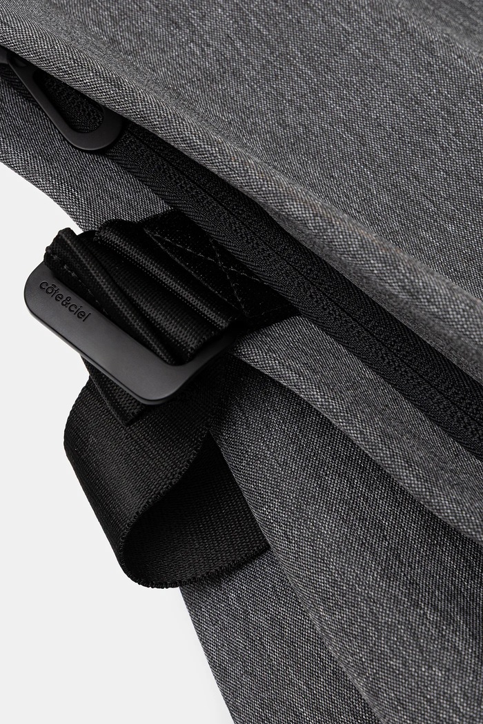 Ruksak Cote&Ciel Isar Medium EcoYarn Cote&Ciel 27711 sivá