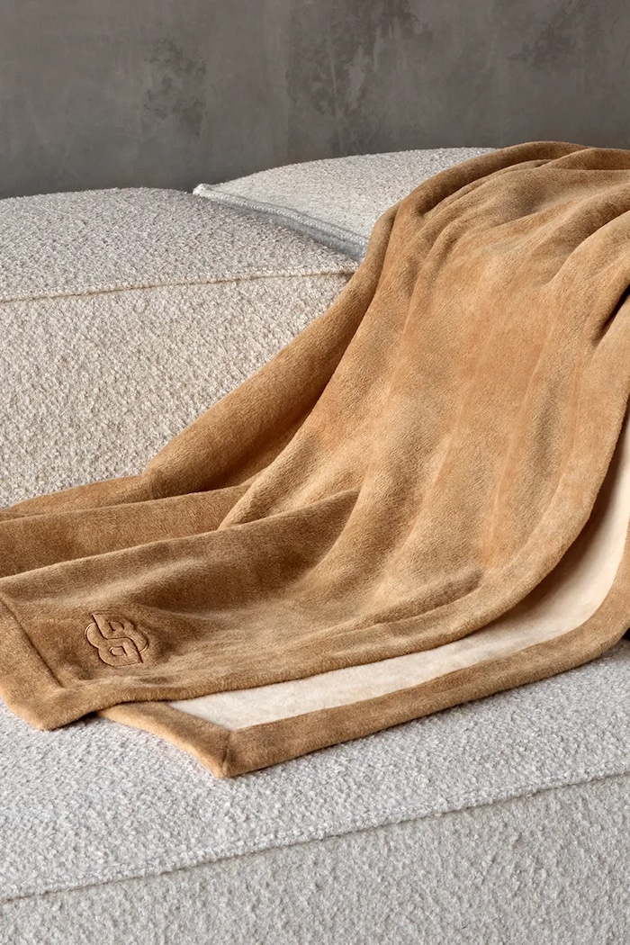 Salon i sypialnia BOSS koc REVERSO Camel 130 x 170 cm 1060390. brązowy