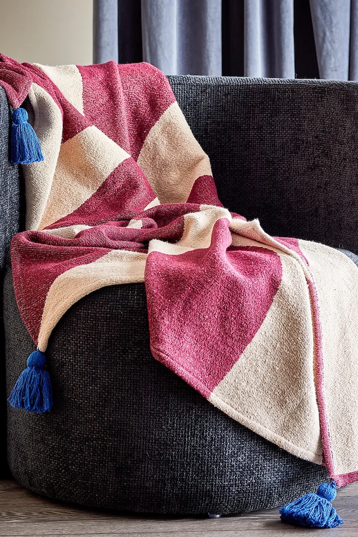 Koc z bawełną Cimmi 160 x 130 cm Bloomingville 82073029 multicolor