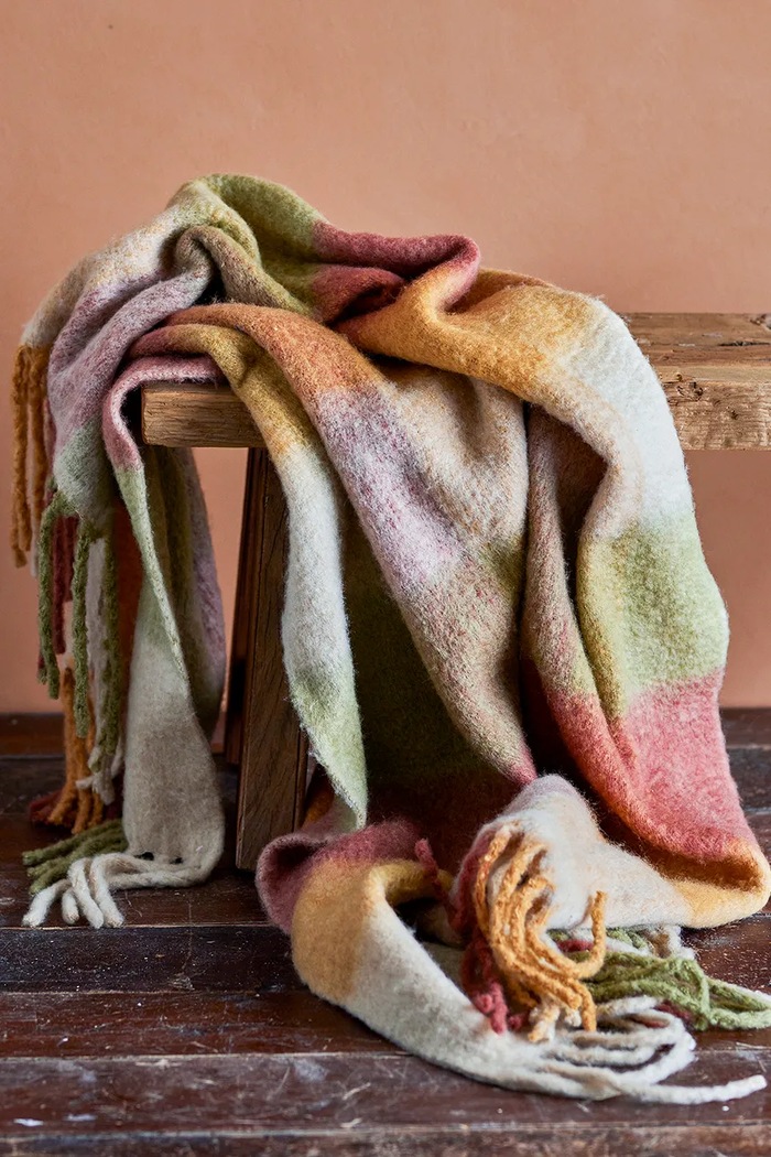 Narzuta z tworzywa sztucznego 152 x 127 cm Bloomingville 82073134 multicolor