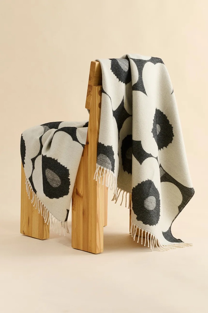 Salon i sypialnia Marimekko koc z wełną 130 x 180 cm 074110.190 multicolor
