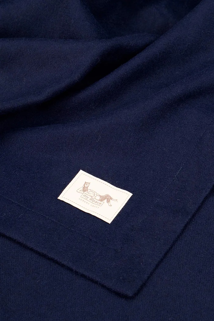 My Alpaca pled z wełny baby alpaka WGTPHMPER80100NAVYBLUE granatowy AA00