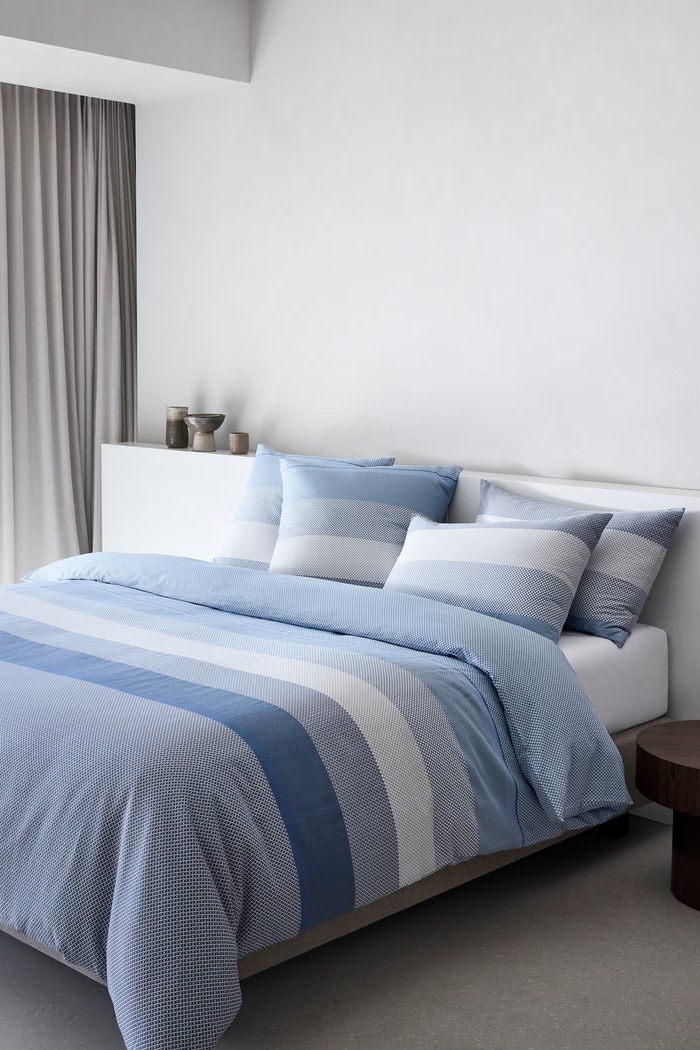 Poszwa na kołdrę bawełniana LOGAN Denim 240 x 220 cm BOSS 1074241 niebieski