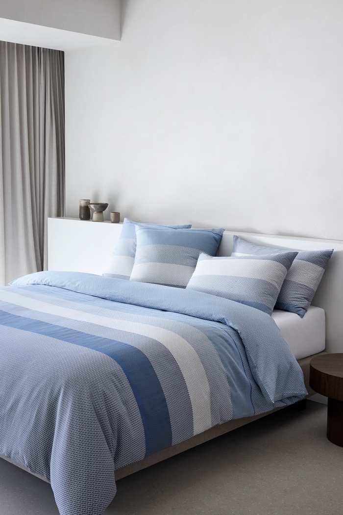 Poszwa na kołdrę bawełniana LOGAN Denim 200 x 200 cm BOSS 1074240 niebieski