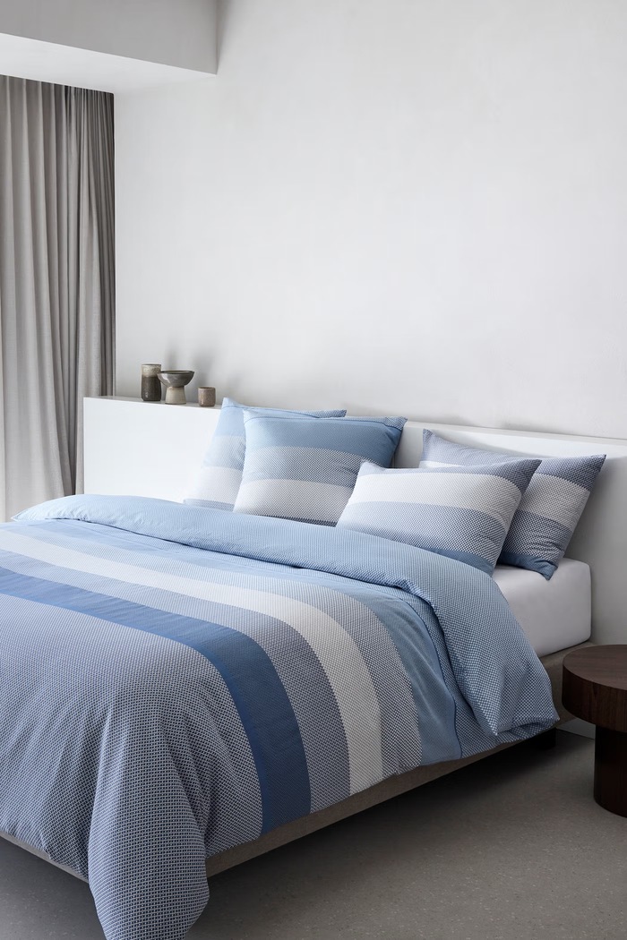 Poszwa na kołdrę bawełniana LOGAN Denim 140 x 200 cm BOSS 1074239 niebieski
