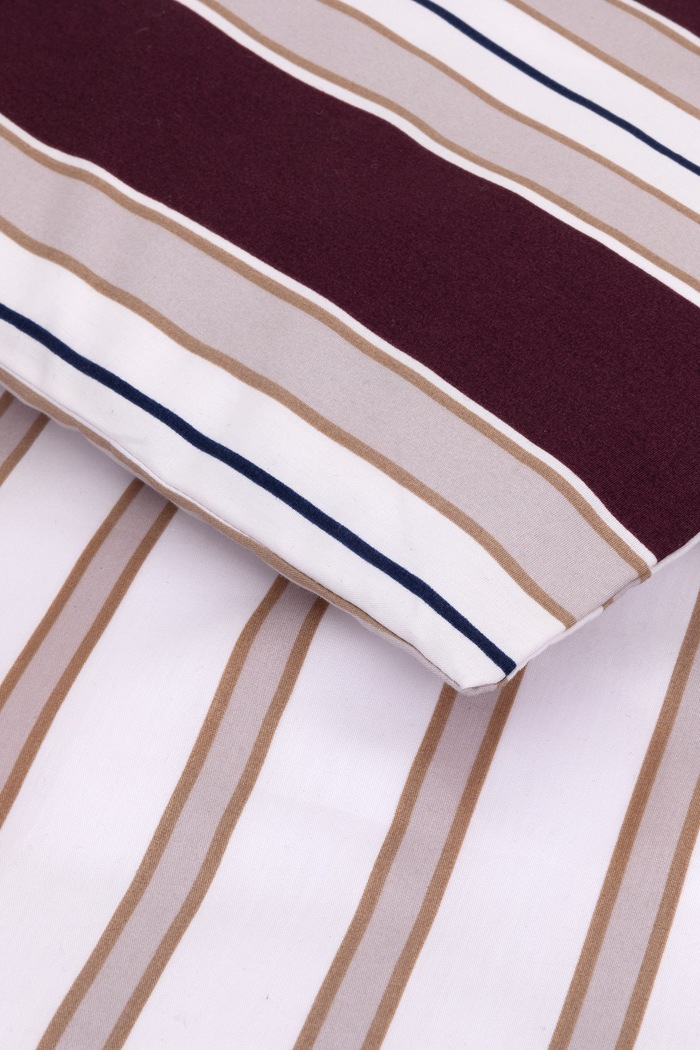 Lacoste Poszwa na kołdrę bawełniana LCOTTAGE 200 x 200 cm 1074475 bordowy AA00