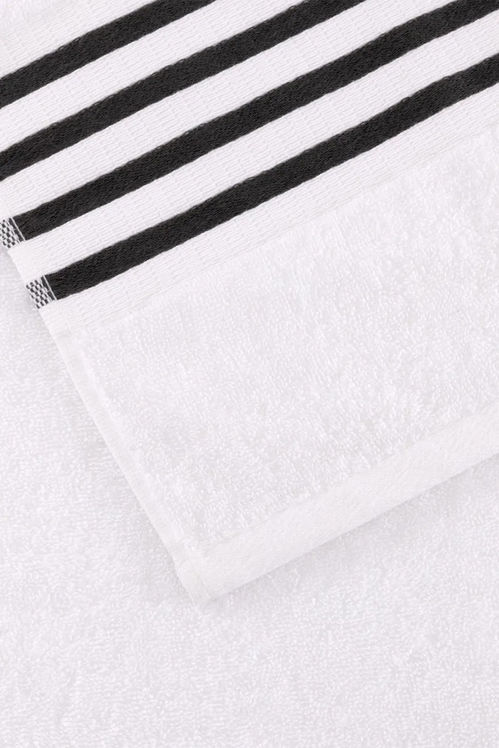 Łazienka Lacoste Średni ręcznik bawełniany LCOURTLI Bitume 70 x 140 cm 1044330 szary
