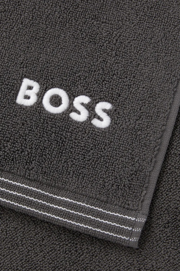 Koupelna Středně velký bavlněný ručník BOSS EDGE Graphite 70 x 140 cm 1063570 šedá