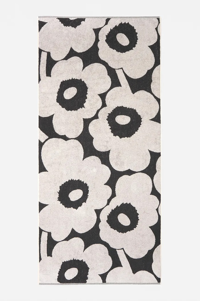 Marimekko stredne veľký bavlnený uterák 70 x 150 cm čierna 073783.190