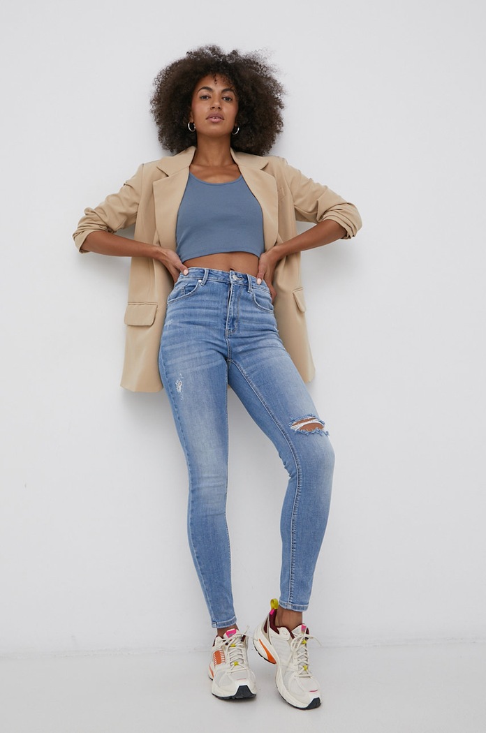 Vero Moda Jeansy 10259746.MediumBlue niebieski AA00