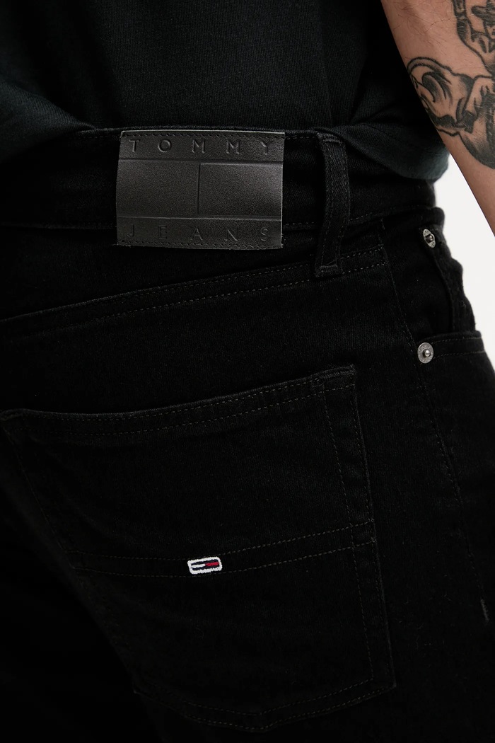 Jeansy Tommy Jeans DM0DM20707 czarny