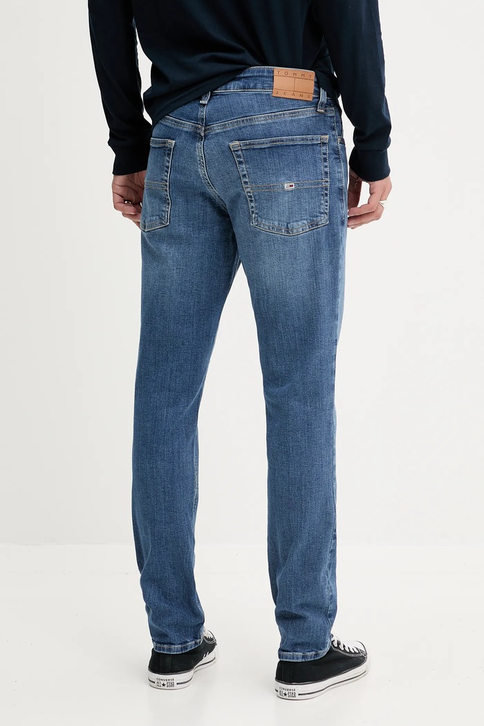 Odzież Tommy Jeans jeansy DM0DM21052 niebieski