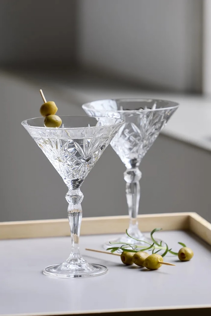 Kuchyň a bar Sada skleniček na martini Lyngby Glas Melodia 210 ml 4-pack 33657 průhledná