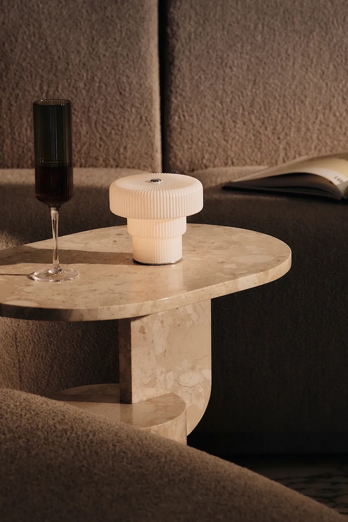 Zestaw kieliszków do szampana ze szkła Ripple Ferm Living 1104271424 szary