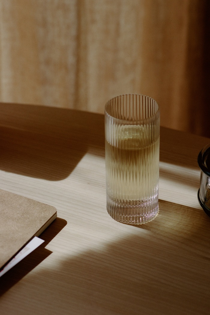 Ferm Living Zestaw szklanek ze szkła Ripple 1104274210 transparentny AA00