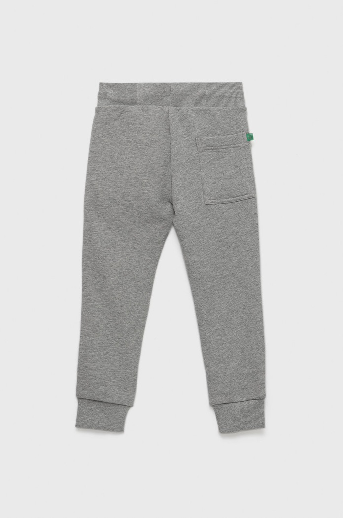 United Colors of Benetton spodnie dresowe bawełniane dziecięce 3J68CF01P.G.NOS szary AA00