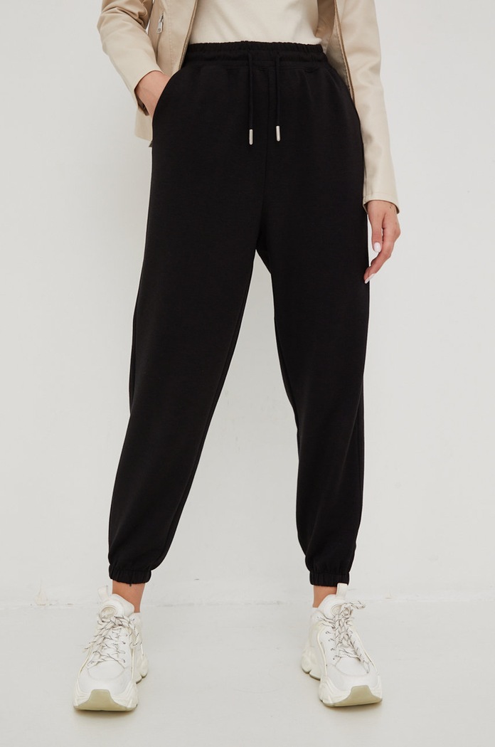 Спортивные штаны Only трикотаж чёрный 15280354.Black