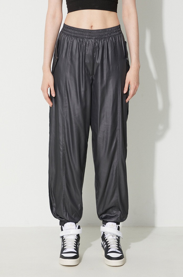 Панталон adidas Woven Jogger HR3425 joggers черен HR3425