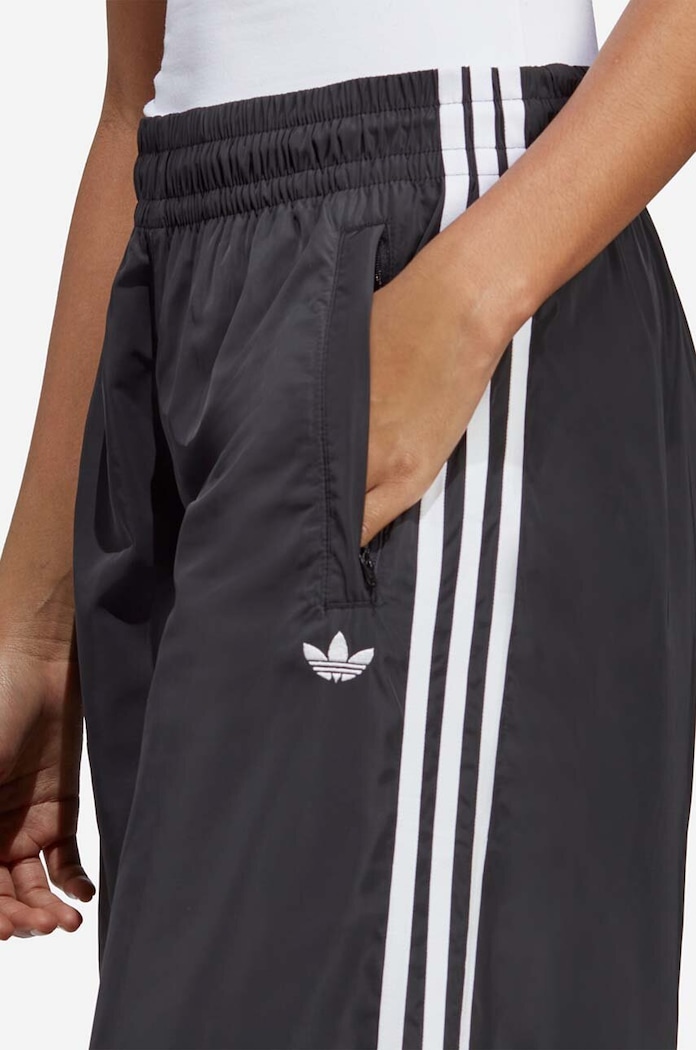 Odzież adidas spodnie Oversized TP IP7137 czarny