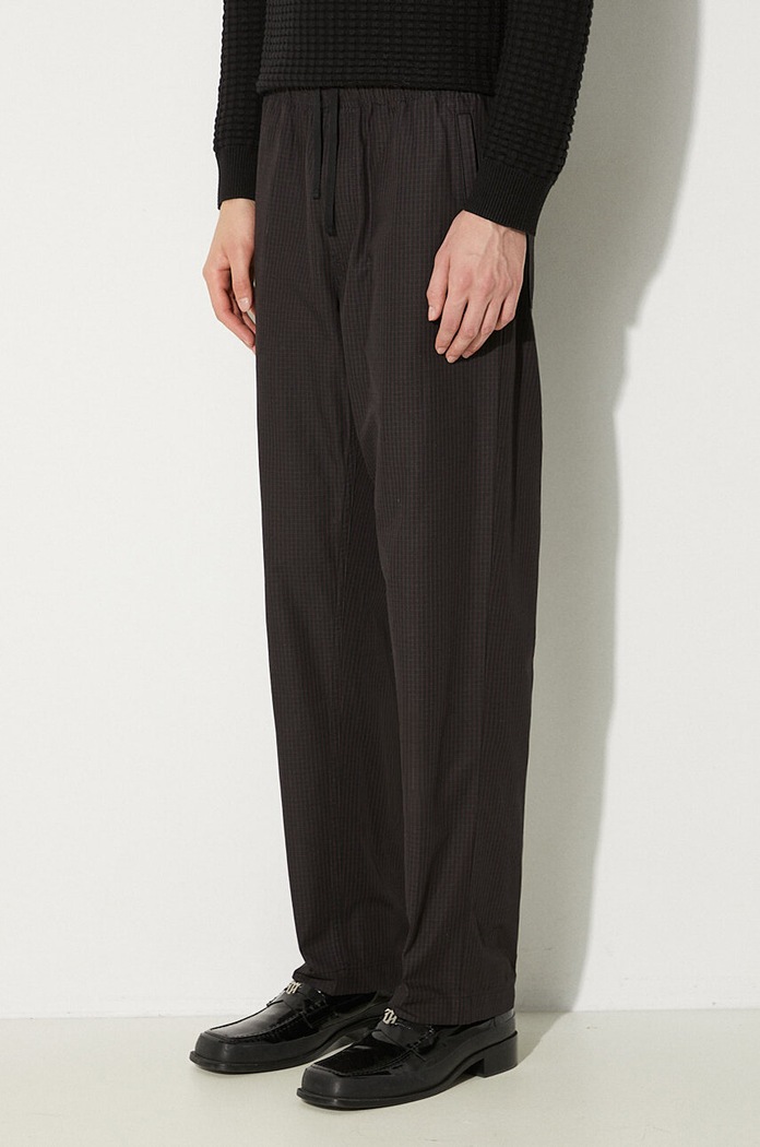 Wood Wood spodnie bawełniane Stanley Crispy Check Trousers czarny 12235008.5274