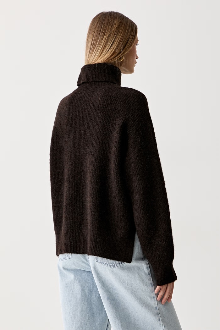 Odzież Gestuz sweter damski z wełną 10909333 brązowy