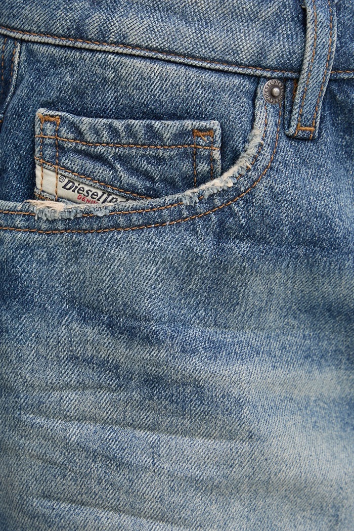 Diesel szorty jeansowe DE-YUBA SHORTS niebieski A12764.0GRDS