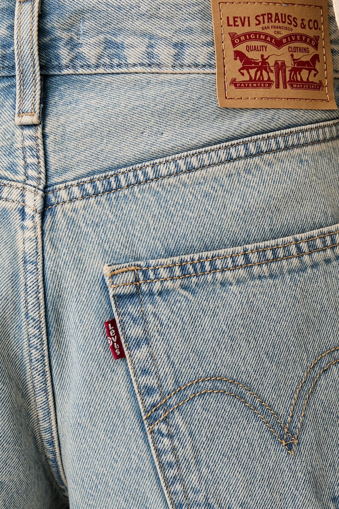 Levi's šortky dámské bavlněné SQUARE PEG modrá 005LV